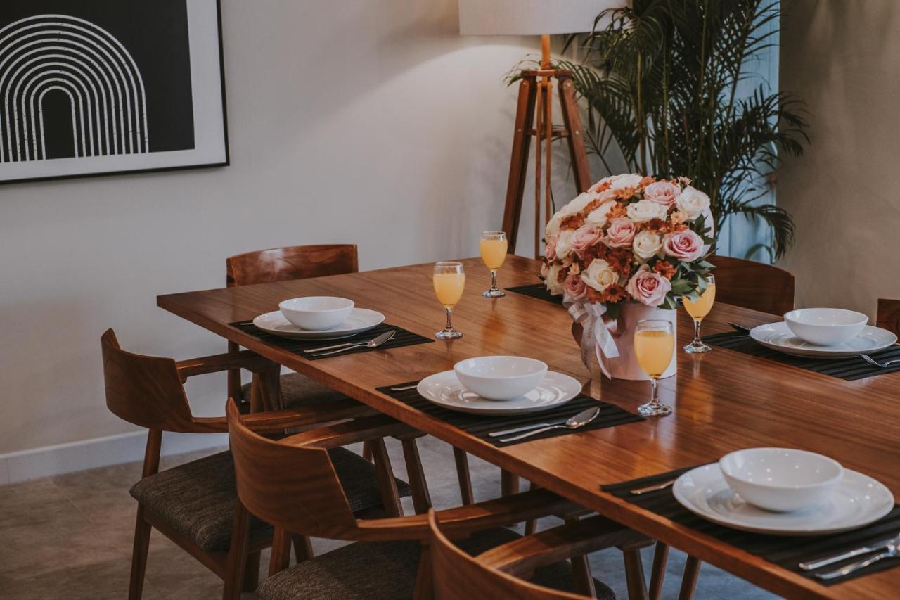 New 4 Bedroom 5 Min Walk To Berawa Beach Enclosed Livng Canggu Екстериор снимка