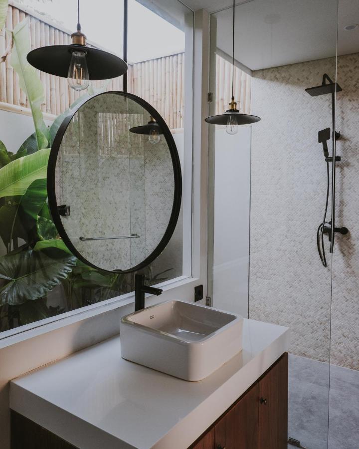 New 4 Bedroom 5 Min Walk To Berawa Beach Enclosed Livng Canggu Екстериор снимка